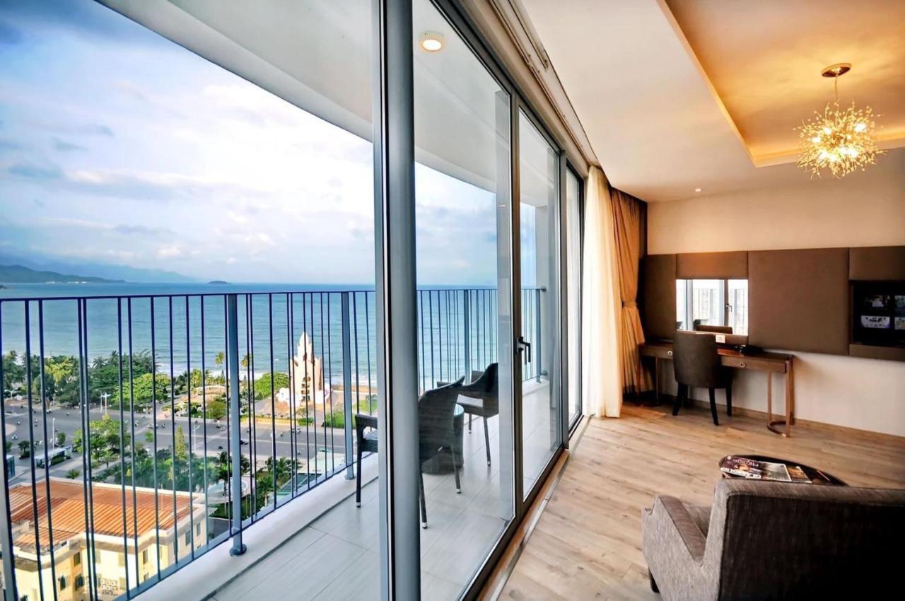 Panorama Beachfront Nha Trang Exterior photo