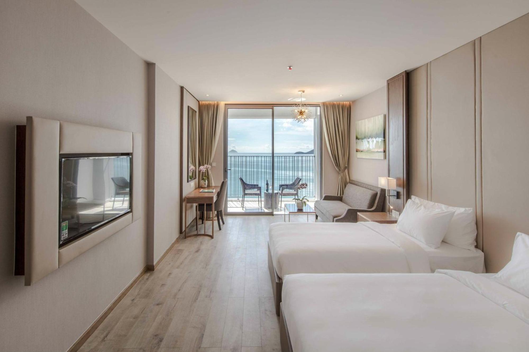 Panorama Beachfront Nha Trang Exterior photo
