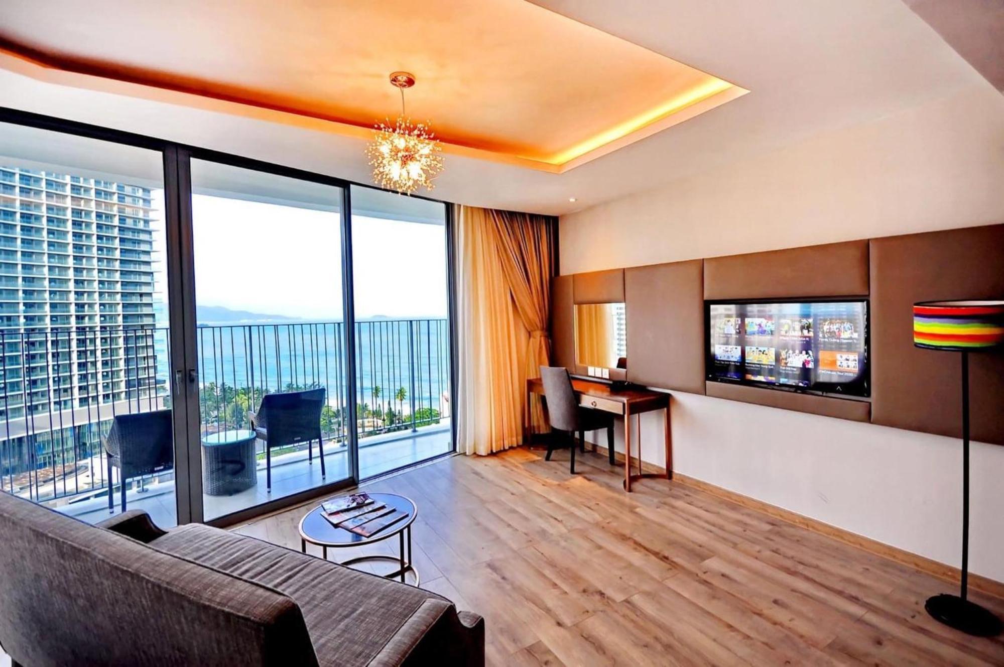 Panorama Beachfront Nha Trang Exterior photo